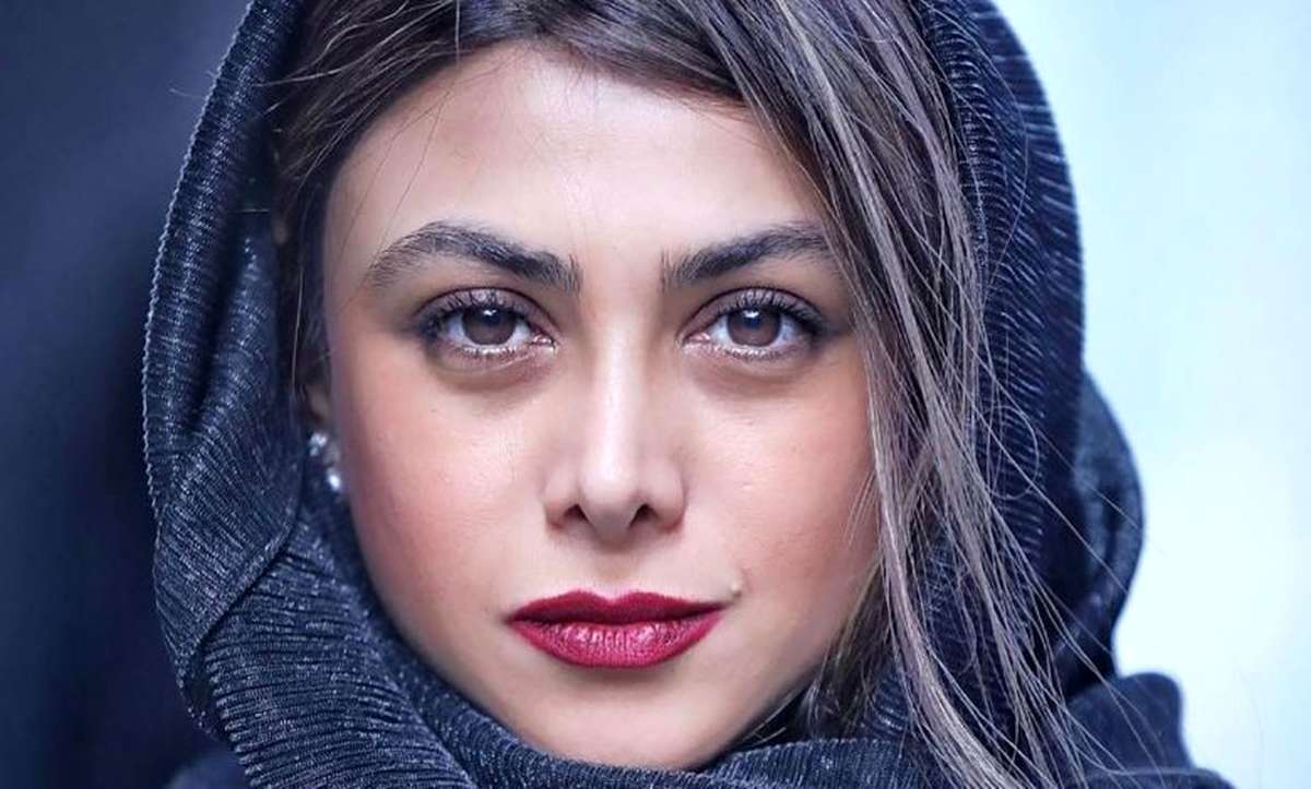 استایل جذاب و خاص آزاده صمدی برای موتورسواری